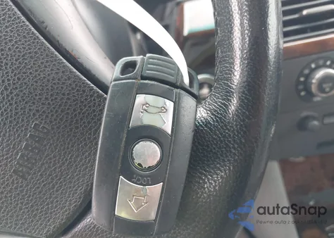 2007 BMW 525I из США, поврежденный, VIN WBANE53517CW65443